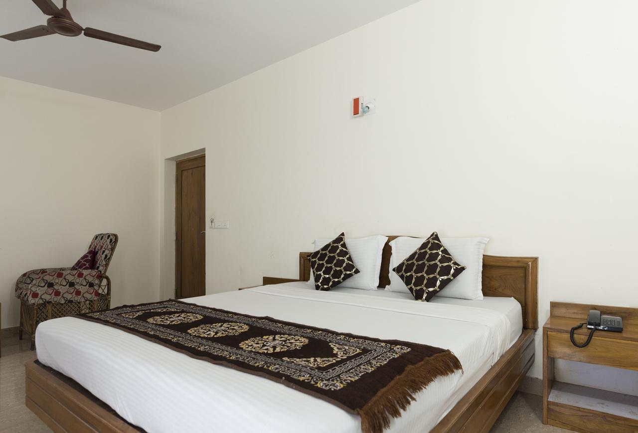 Hotel M J Residency Purí Exteriér fotografie