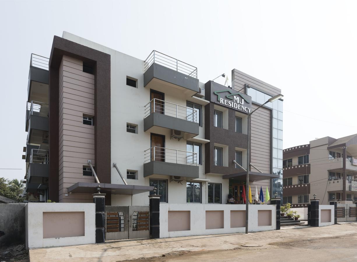 Hotel M J Residency Purí Exteriér fotografie